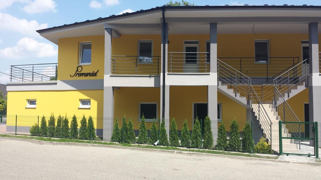 Promenád apartmán Veľký Meder Esterno foto