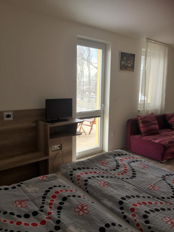 Promenád apartmán Veľký Meder Esterno foto